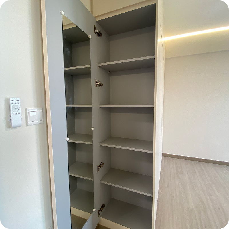 309C Tengah Wardrobe with internal mirror